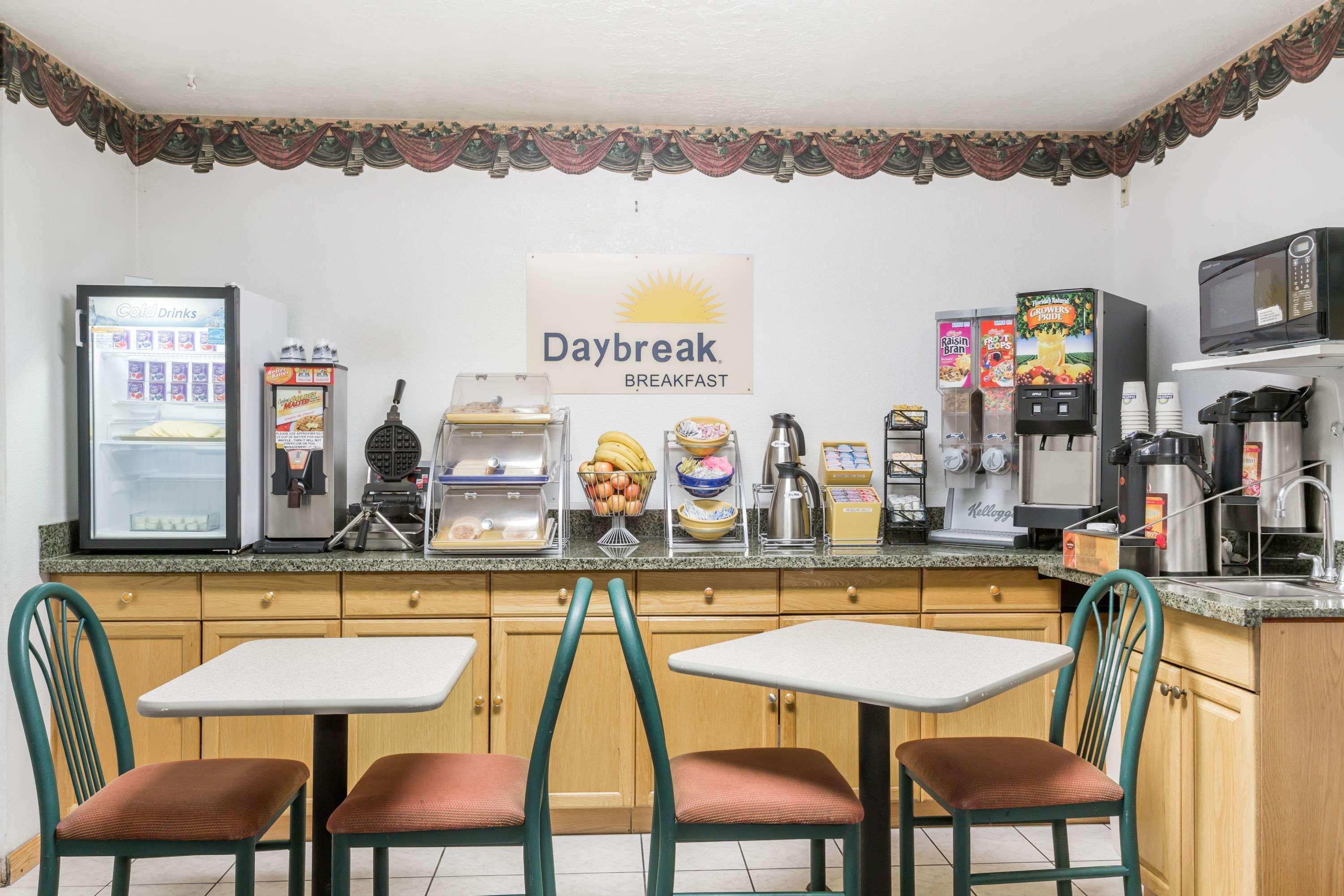 Days Inn By Wyndham Evanston Wy Экстерьер фото